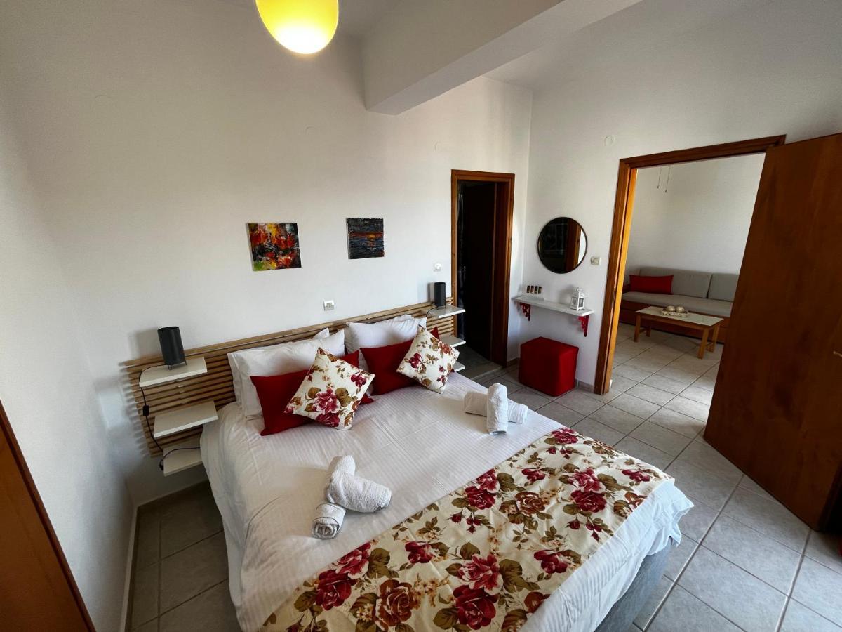 Michael Apartments Agia Marina  ภายนอก รูปภาพ