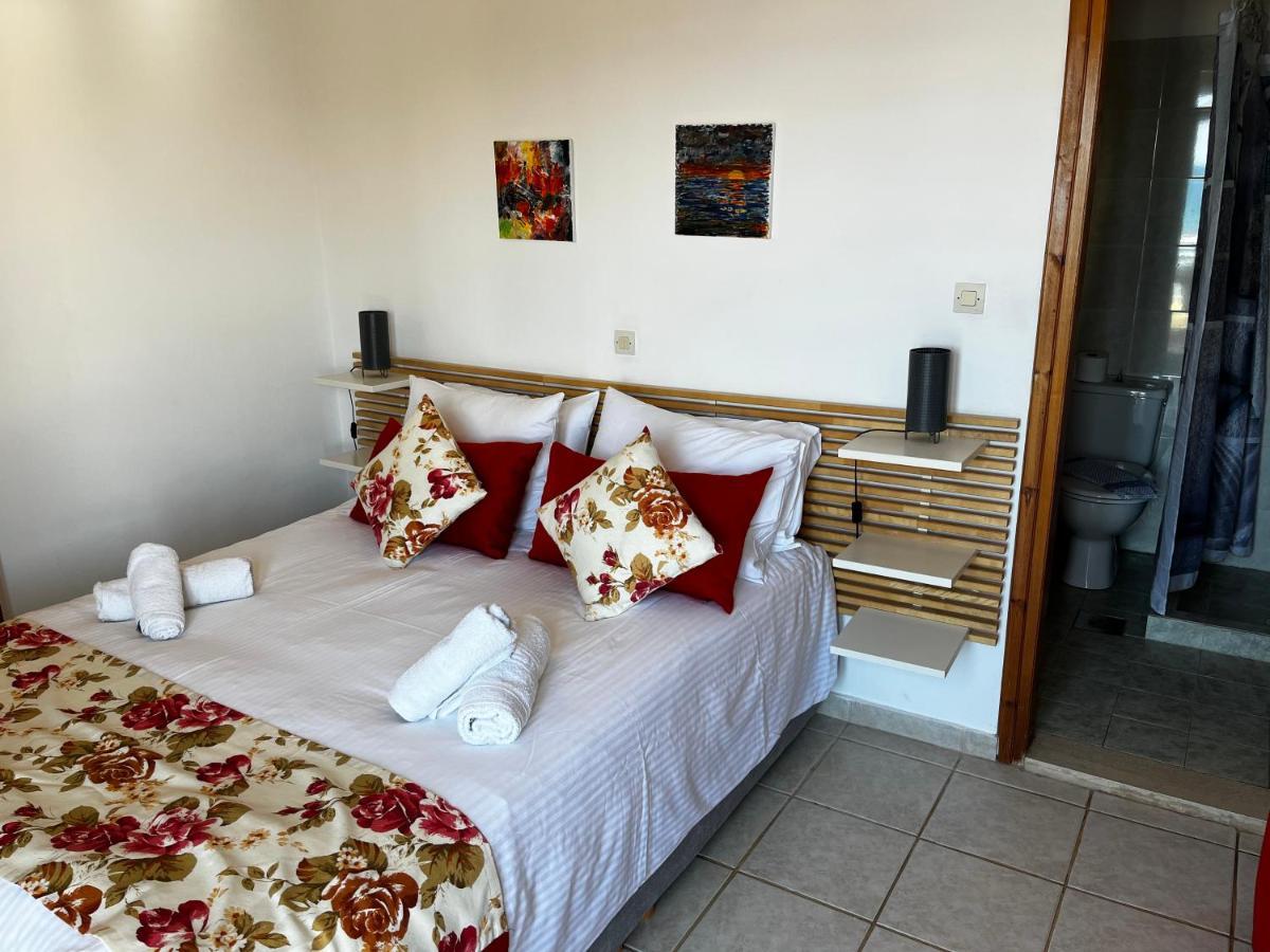 Michael Apartments Agia Marina  ภายนอก รูปภาพ