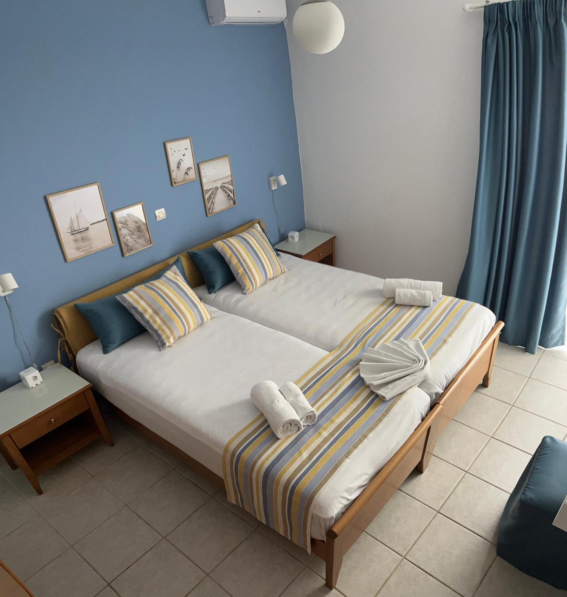Michael Apartments Agia Marina  ภายนอก รูปภาพ